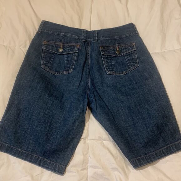 EDDIE BAUER, denim shorts, size 12 , cotton, 5 pocket, button over and zip up - Picture 7 of 12